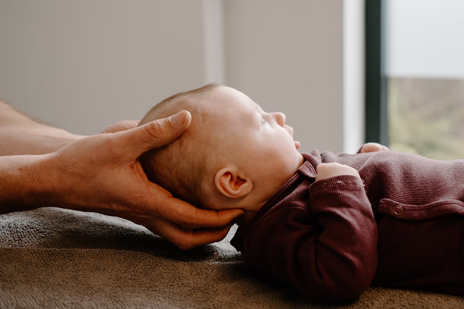 Osteopathische behandeling van een baby